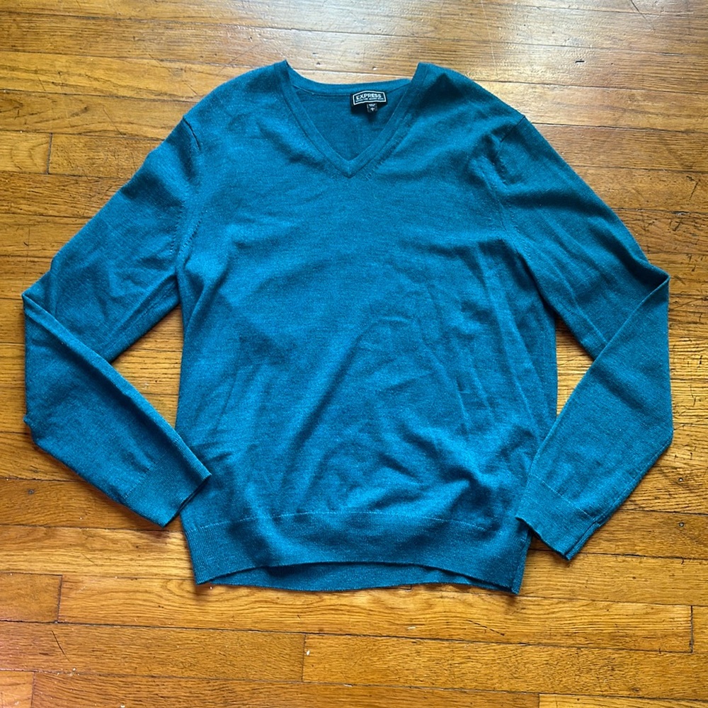 Express merino wool sweater. Size L